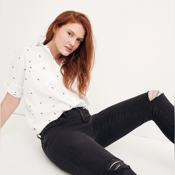 Madewell Petite 9" Mid-Rise Skinny Jeans in Black Sea - Picture 2 of 13